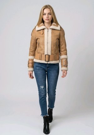 Outfitters Nation, Chaqueta de cuero sintético - camel