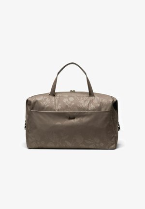 Grand sac de voyage taupe à motif floral avec doubles poignées et poche avant, posé sur un fond blanc.