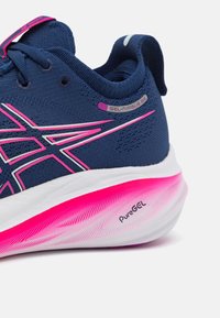 ASICS GEL-NIMBUS 26 - Zapatillas running asfalto - blue expanse/bold magenta