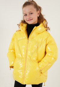 LELA REGULAR FIT - Wintermantel - yellow