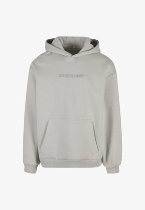 Hanorac gri deschis cu glugă, cu buzunar frontal, manșete și tiv cu model în relief. Prezintă textul "DOAR UN ALT HANORAC." brodat pe piept.