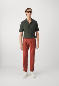 Mason's Hlače chino - dark red