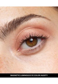 NUDESTIX NUDE METALLIC EYE (SMOKE, NUDITY, BURNISH) - Kit make up