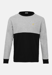 Siva i crna majica dugih rukava s horizontalnim razdjelom dizajna, s žutim logotipom na prsima i rebrastim manžetama.