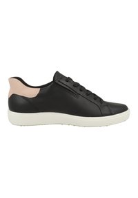 Sneaker in pelle nera con superficie testurizzata, suola in gomma bianca e una finitura in pelle blush sul tallone; presenta un design con lacci tradizionale.
