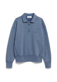 Felpa azzurro chiaro con zip, collo alto, polsini e orlo a coste, con un logo ricamato discreto sul petto.