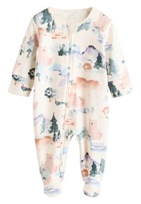 Pijama de una pieza de algodón con un suave fondo crema y patrones de bosque, montaña y osos en estilo acuarela con colores pastel.