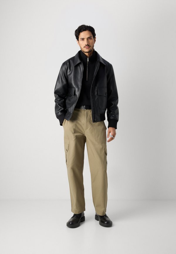 Cargo trousers - light kaki2