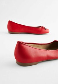 Next FOREVER COMFORT ROUND TOE - REGULAR FIT - Baleriinad - red