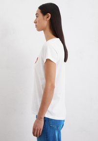 Thumbnail Image 5
