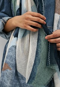 Next LIGHTWEIGHT  - Bufanda - blue geo