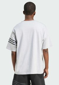 adidas Originals NEU - Tričko s potlačou - light grey heather