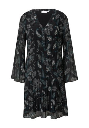 Czarna sukienka z plisowanym wzorem, długimi rękawami, dekoltem w serek oraz floralnym wzorem w bieli i zieleni z dekoracyjnymi akcentami.