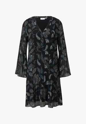 Czarna sukienka z plisowanym wzorem, długimi rękawami, dekoltem w serek oraz floralnym wzorem w bieli i zieleni z dekoracyjnymi akcentami.