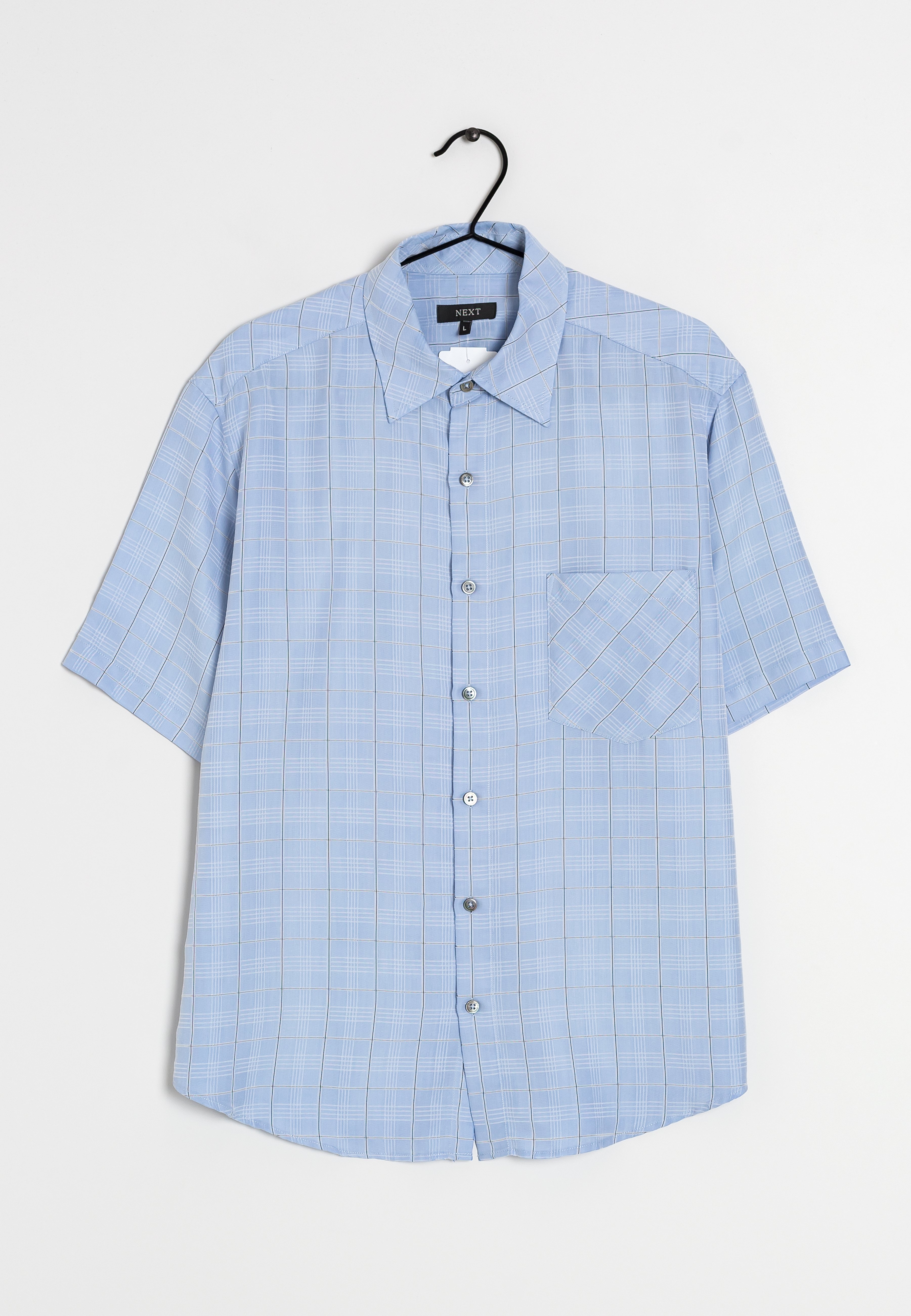 Outfit de hombre con pantalón gris y camisa azul marino 】