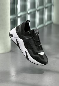 Non selezionato, black