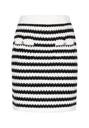 Dzianinowa mini spódnica z poziomymi czarnymi i białymi paskami, dwoma przednimi kieszeniami z napami oraz dopasowanym krojem.