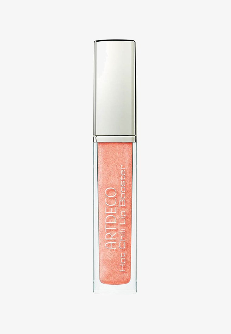 Gennemsigtig tube med en sølvfarvet hætte, der indeholder en glitrende, lys rosa lipgloss mærket "ARTDECO Hot Chili Lip Booster."