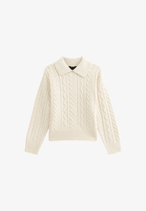 Creme kabelgebreide trui met een kraaghalslijn, geribbeld zoom en lange mouwen met textuurpatronen. Zachte, gebreide stof.