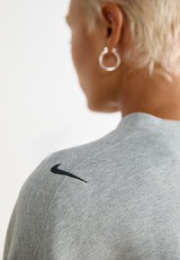 Nike Sportswear DANCE SHRUG - Sweatshirt - dark grey heather/sail
