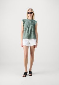 JDY JDYMILEY ANGLAISE TOP - Camicetta - laurel wreath