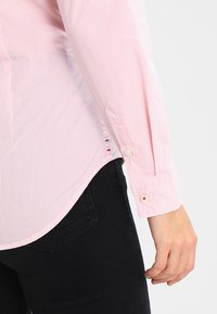Tommy Jeans Blus - pink