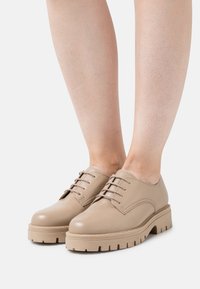 Gabor Comfort Stringate - sand