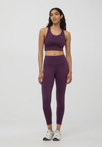Terranova CON DETTAGLI MACULATI LUCCICANTI - Leggings - viola scuro