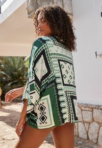 Next GEOMETRIC PRINT KIMONO STANDARD - Letná bunda - green tile print