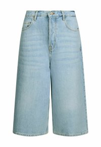 Șorturi din denim de culoare bleu deschis, cu un design cu picioare largi. Au buzunare frontale, închidere cu nasture și decolorare subtilă pe întreaga țesătură.
