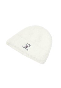 Vit pälsmössa med mjuk textur, rund form och en broderad design av Hello Kitty som har en rosa rosett och svart kontur.