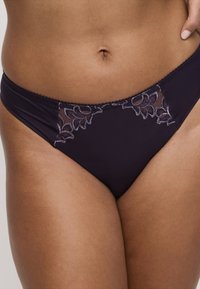 PrimaDonna DEAUVILLE - String - amethyst gem