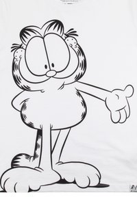 T-shirt blanc avec une illustration en contour noir d'un chat de dessin animé aux grands yeux et à la main qui fait signe. Design simple, sans accents de couleur.