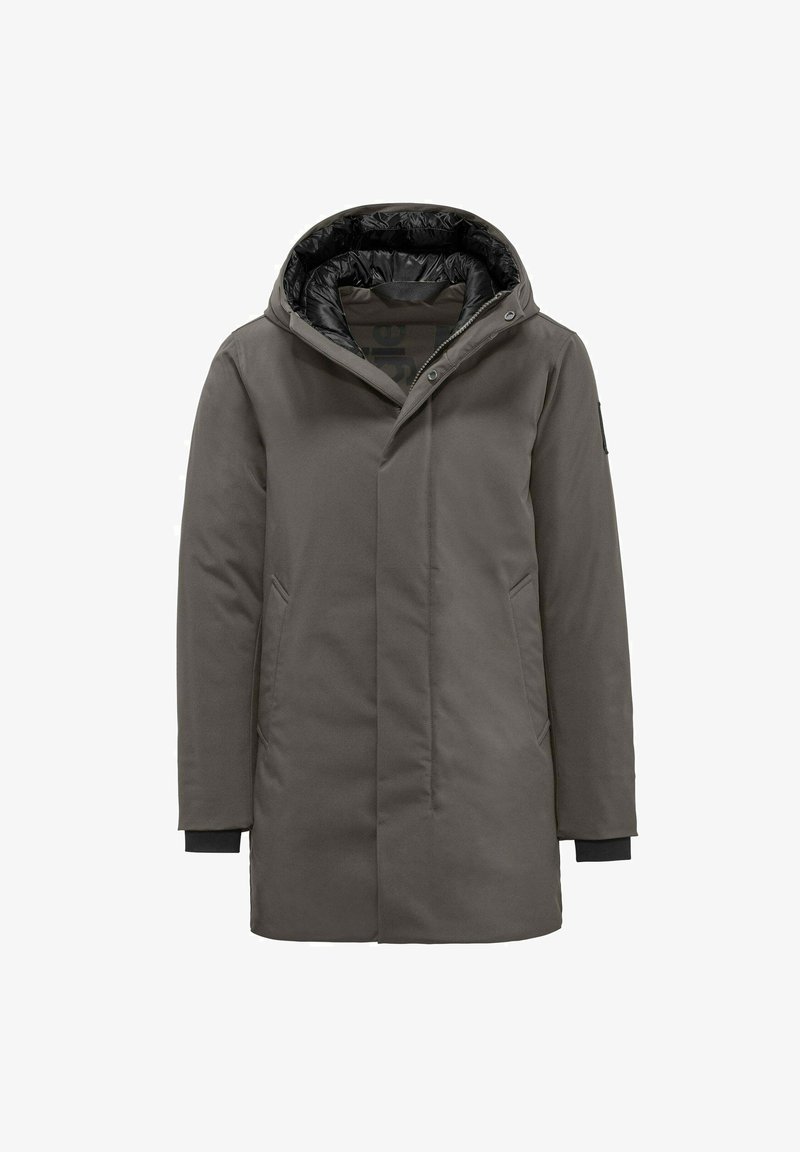 Varm, grå frakke med hætte, der har en quiltet sort indvendig, sidelommer og ribbede manchetter for en tætsiddende pasform.