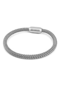 Bracciale intrecciato grigio realizzato in materiale tessile con una chiusura metallica liscia, caratterizzato da un design circolare e una trama uniforme.