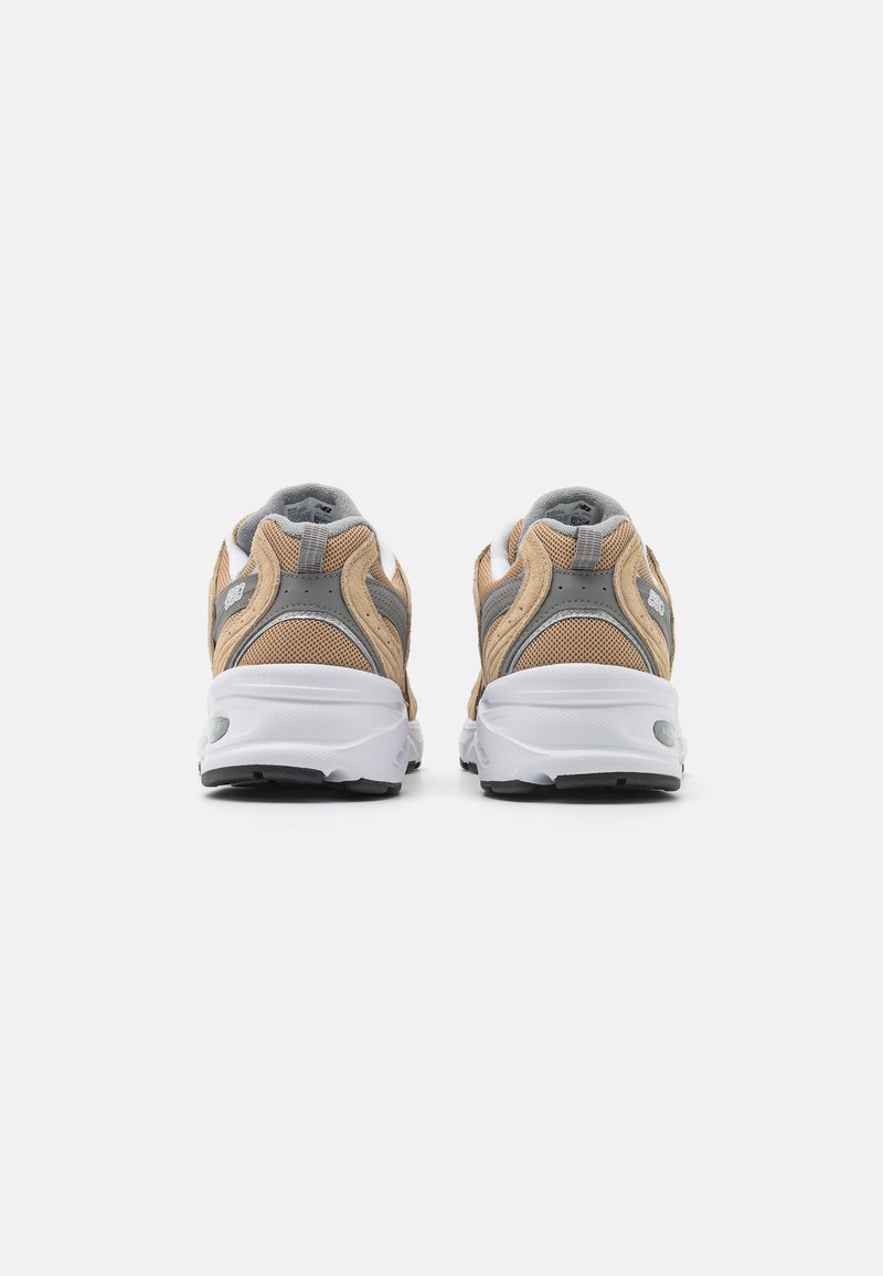 New Balance MR530 UNISEX - Sneaker low - beige - Zalando.de