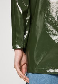 Noisy May SKY L/S NOOS - Regnjakke - kombu green