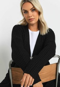 Yours Clothing Neuletakki - black