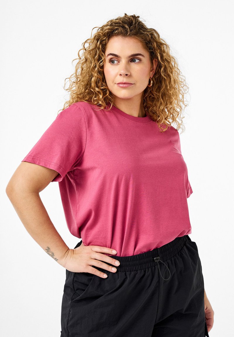 Zizzi MIT RUNDHALSAUSSCHNITT - T-shirt basic - malaga