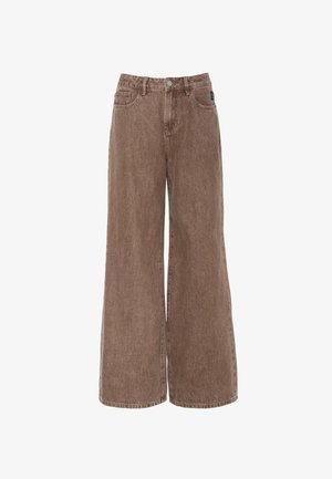 Jeans in denim marrone a gamba larga con finitura naturale, dotati di cinque tasche, chiusura con bottone e sottili dettagli di cucitura.