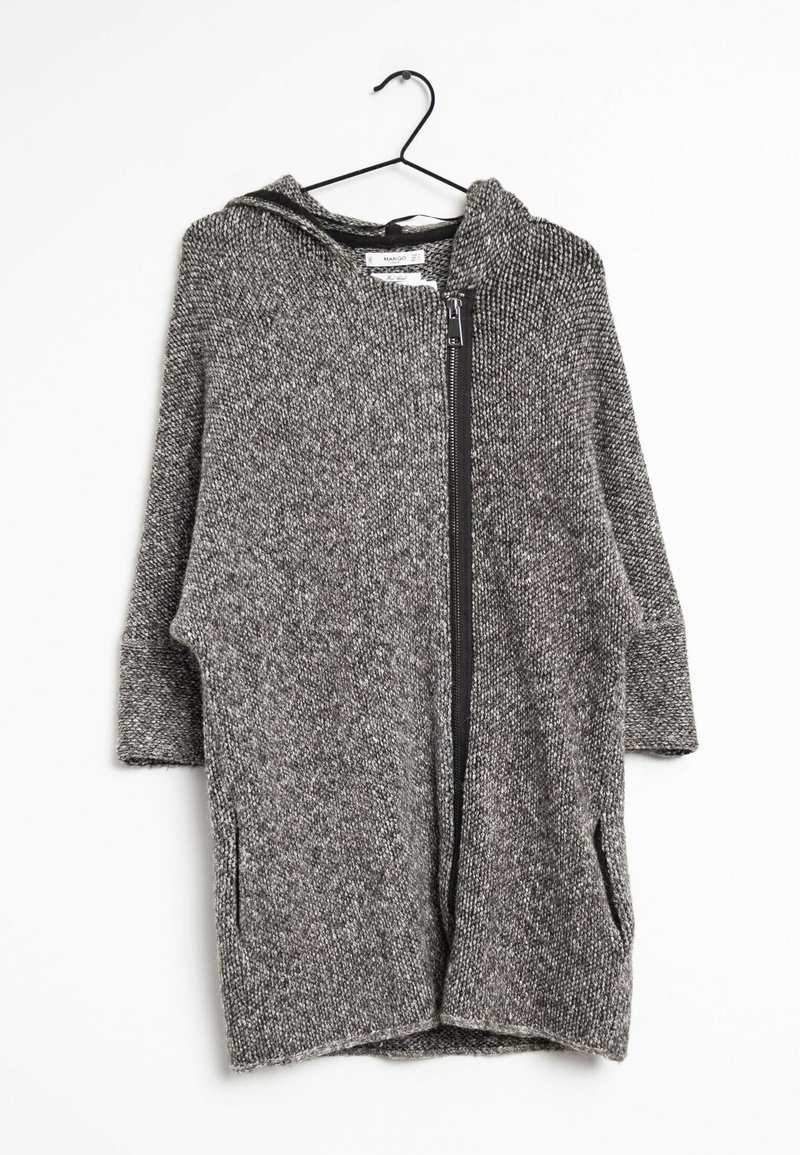 Dlouhý šedý a černý pletený kardigan s kapucí, který má přední zip a boční kapsy, vyrobený z texturované tkaniny.