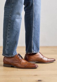 Business sko - cognac
