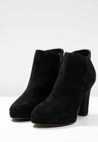 Pier One Klassiska stövletter - black