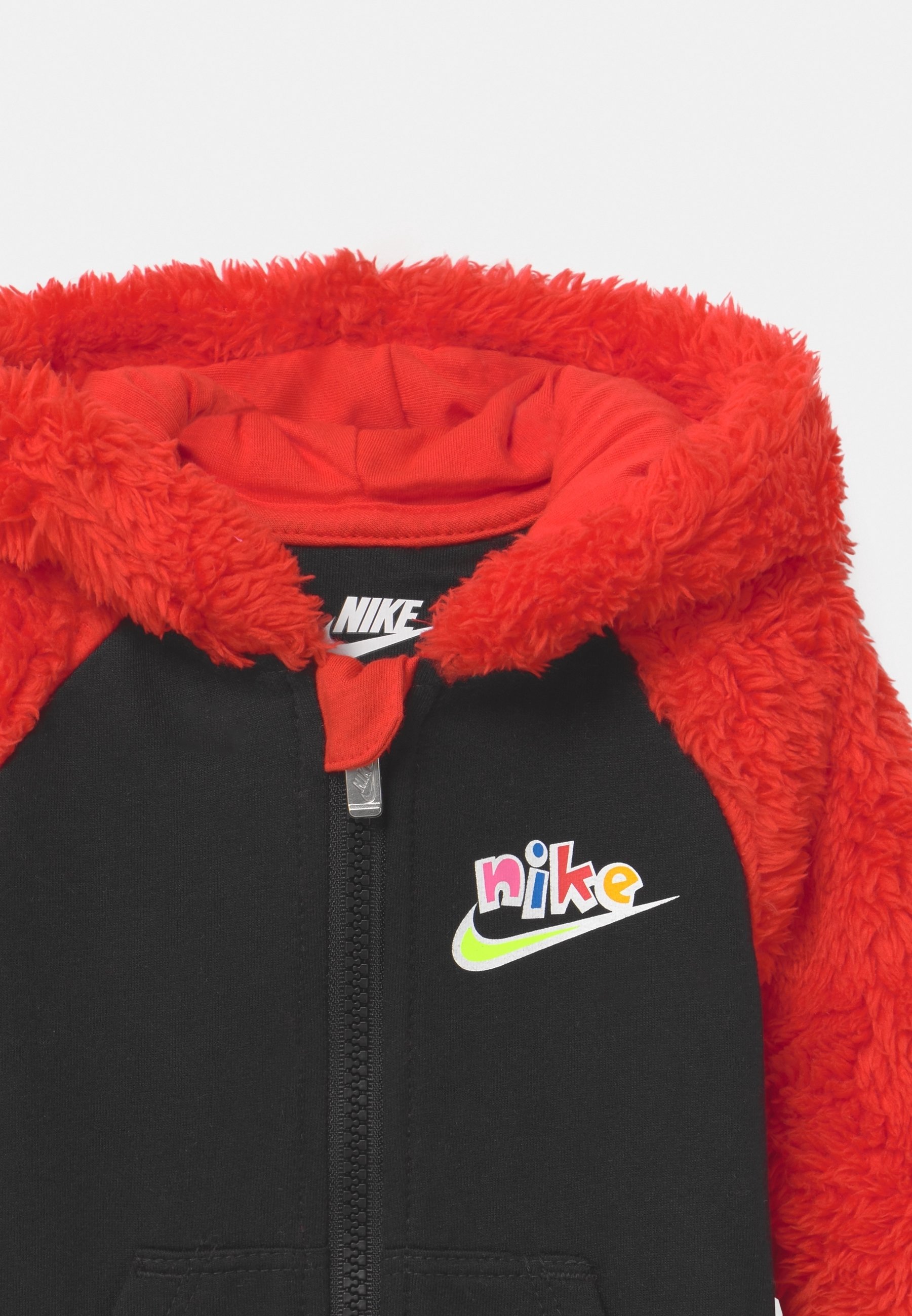 nike zig zag hoodie