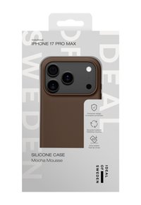 Siliconen hoesje voor iPhone 17 Pro Max in Mocha Mousse, met een gladde bruine textuur en een beschermend ontwerp. Verpakking bevat productdetails.
