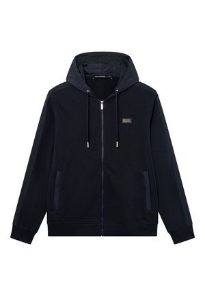 Felpa nera con zip, coulisse, due tasche frontali e una piccola toppa rettangolare con logo sul petto sinistro.