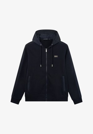 Zwarte zip-up hoodie met trekkoorden, twee voorzakken en een klein rechthoekig logopatch op de linkerborst.