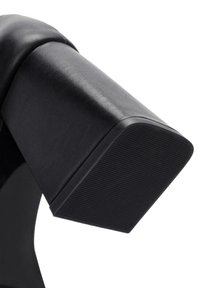 Thumbnail Image 8