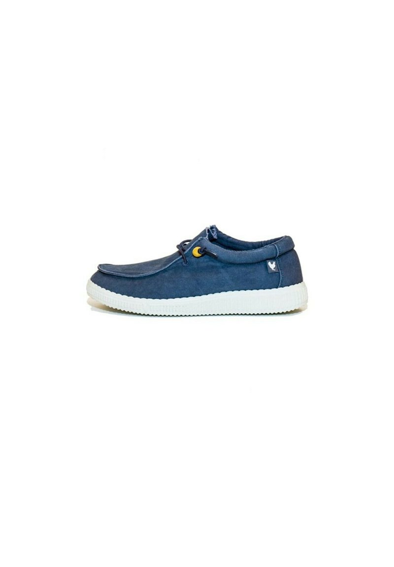 Scarpa in tela blu navy con superficie texturizzata, suola in gomma bianca, lacci con occhiello giallo e dettaglio del logo sul lato.