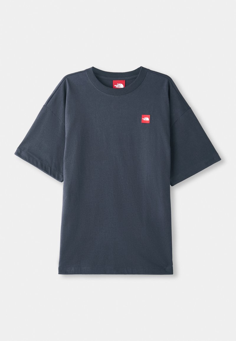 T-shirt corto a maniche corte di un blu navy scuro, realizzato in cotone, con un logo rosso applicato sul lato sinistro del petto e un classico collo rotondo.